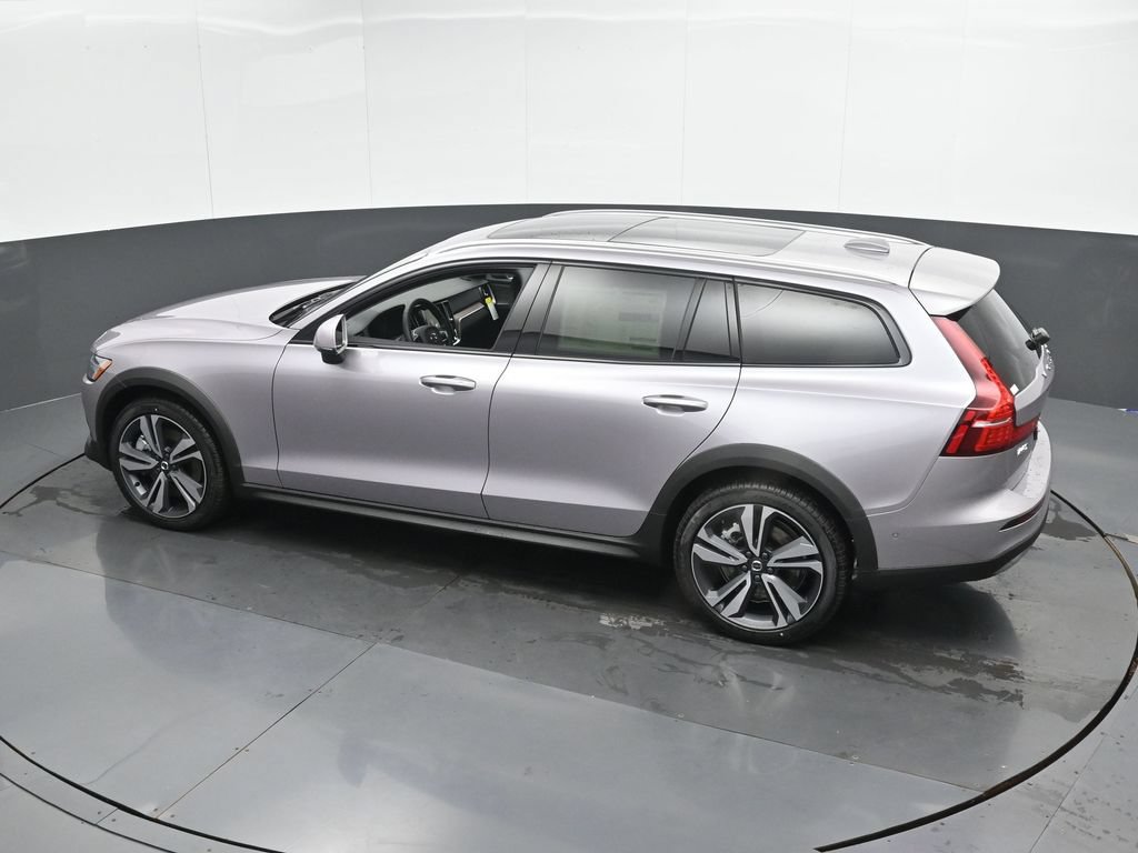 New 2026 Volvo V60 B5 Cross Country Plus w/ Climate Package AWD/4WD image 36