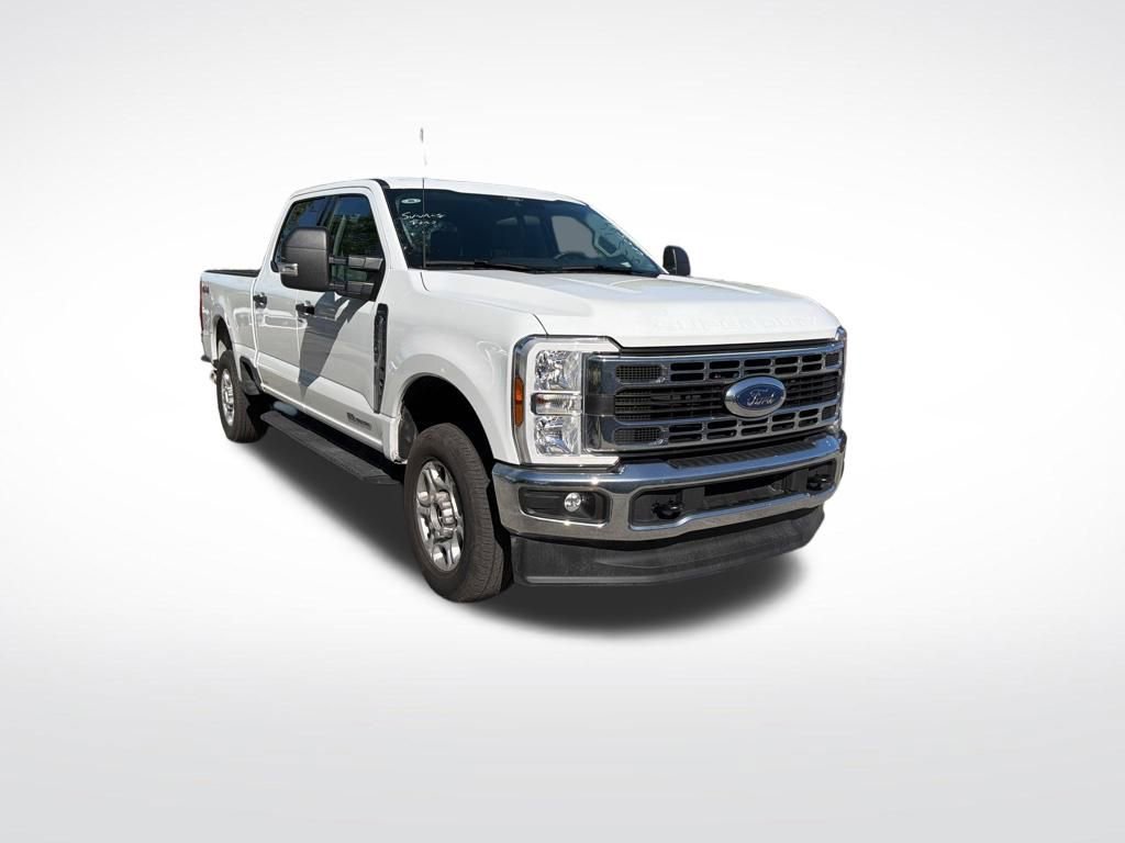 Used 2025 Ford F250 XLT AWD/4WD image 2