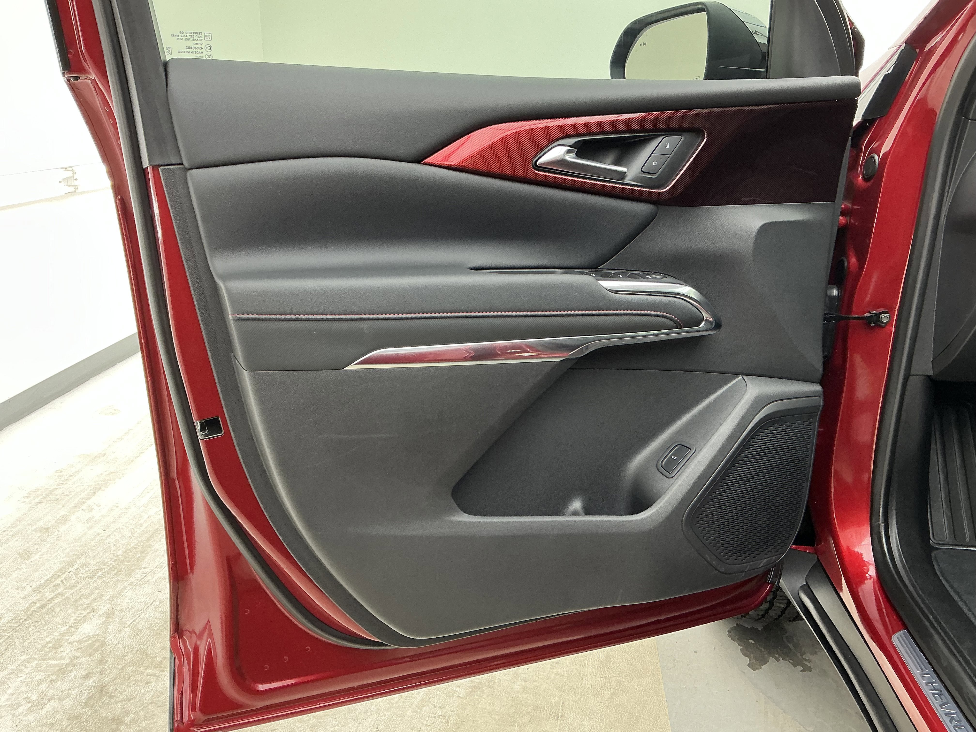 Used 2025 Chevrolet Traverse Z71 image 16