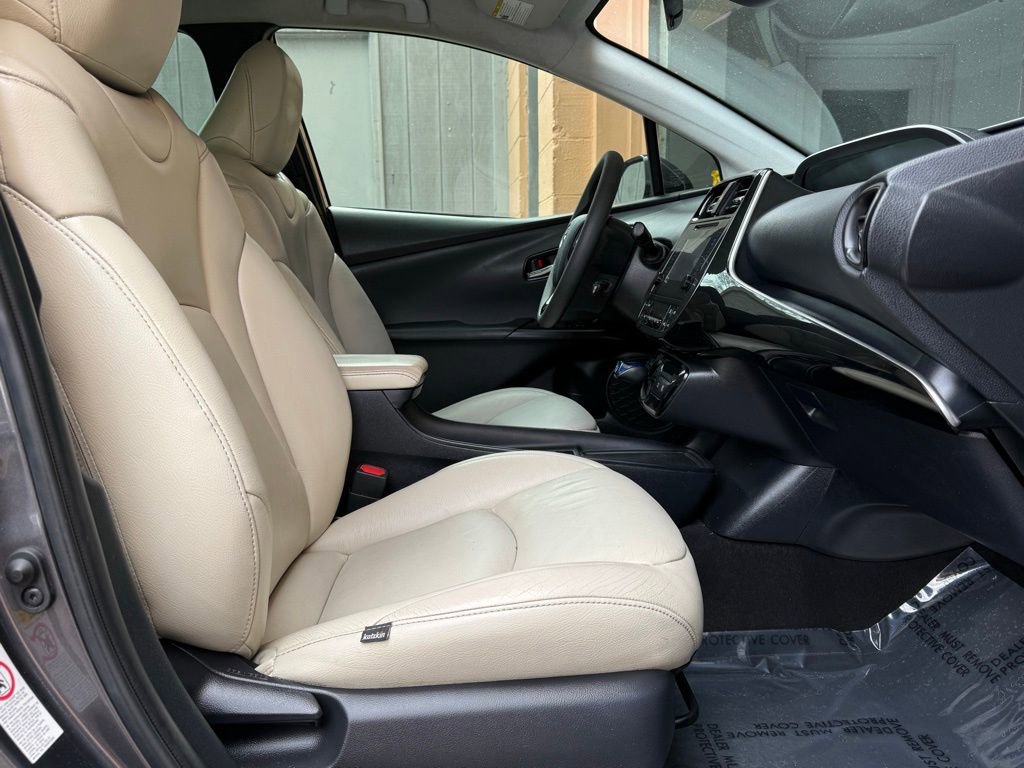 Used 2019 Toyota Prius LE image 22