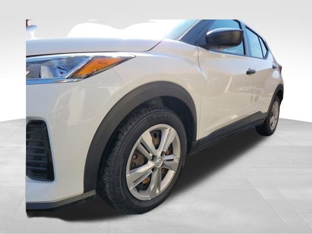 Used 2022 Nissan Kicks S FWD image 10