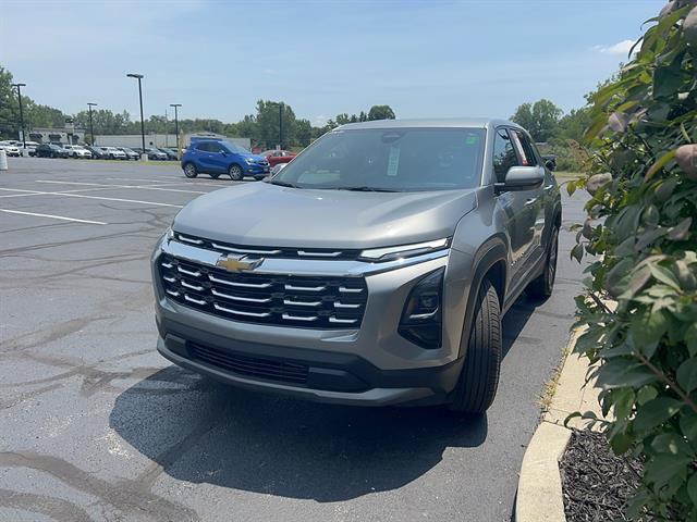 Used 2026 Chevrolet Equinox LT w/ Convenience Package II AWD/4WD image 3