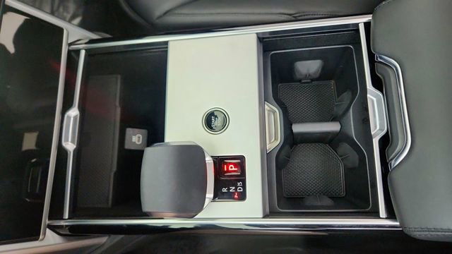 Used 2025 Land Rover Range Rover SE AWD/4WD image 49