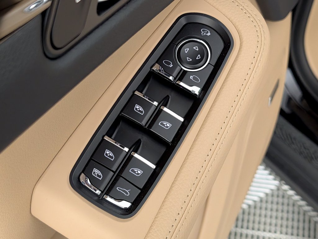 New 2026 Porsche Macan AWD/4WD image 27