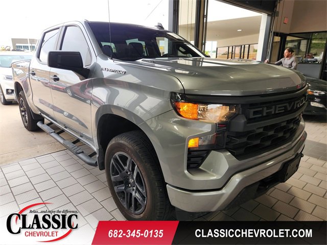 Used 2025 Chevrolet Silverado 1500 Custom RWD image 1