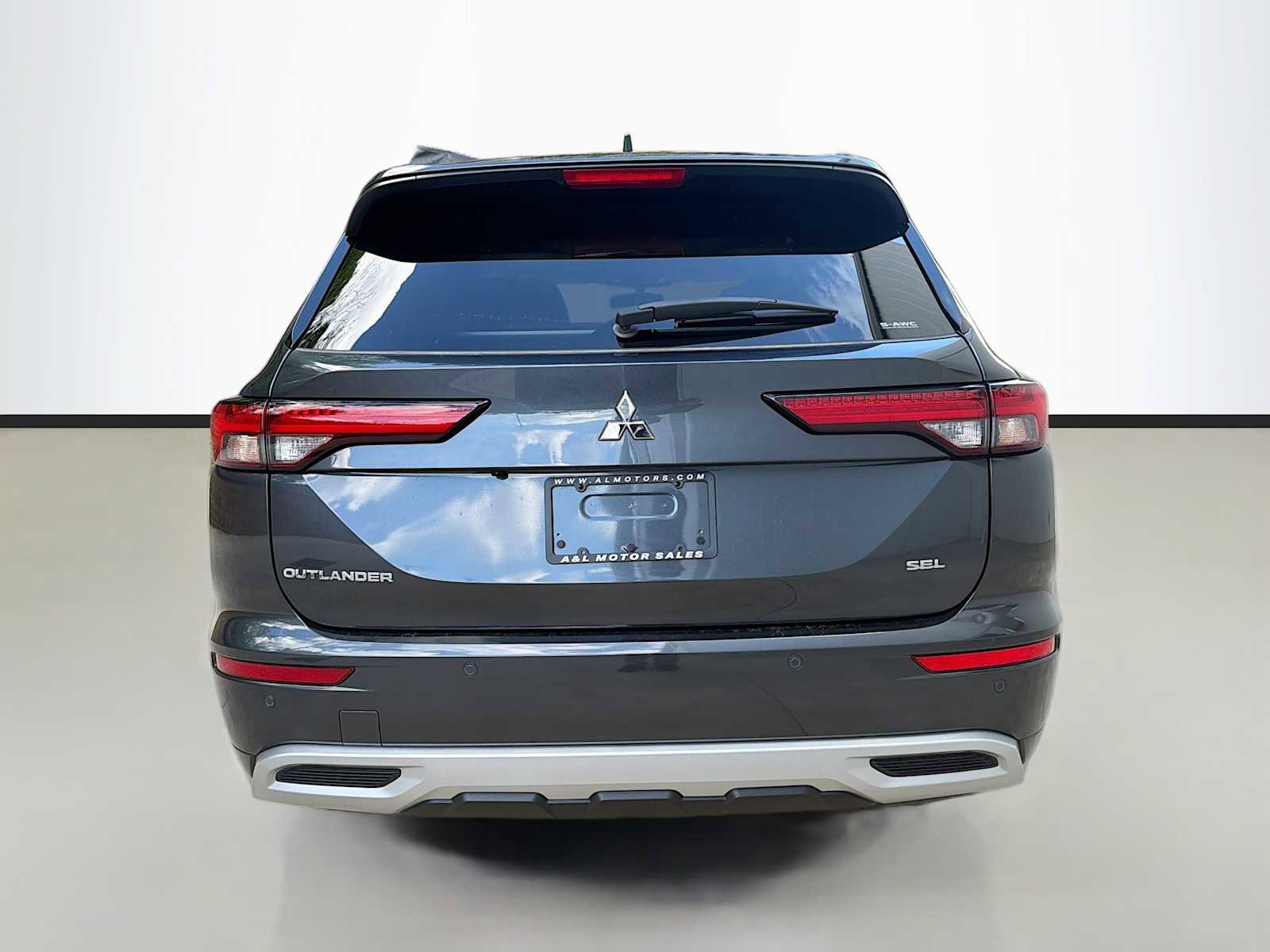Used 2024 Mitsubishi Outlander SEL AWD/4WD image 4