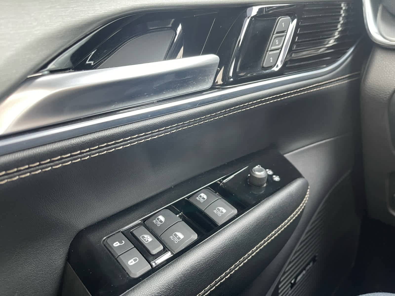 Used 2024 Jeep Wagoneer Series II image 25