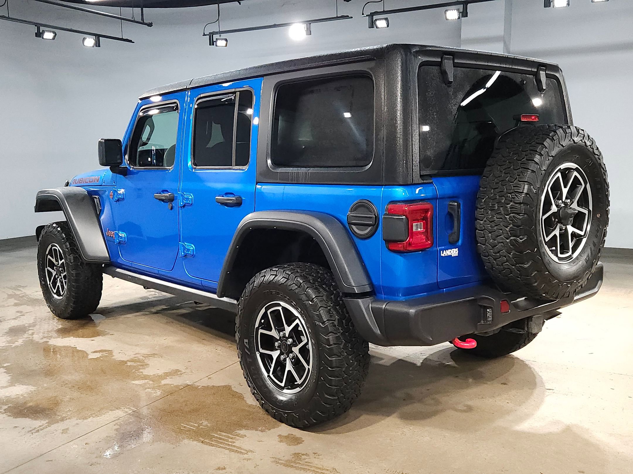 Used 2024 Jeep Wrangler Unlimited Rubicon w/ Technology Group AWD/4WD image 5