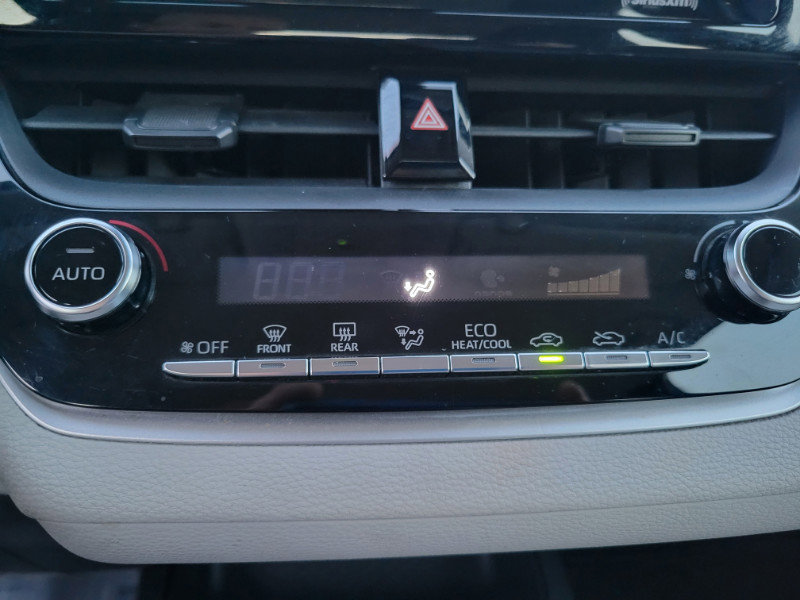 Used 2022 Toyota Corolla LE FWD image 36