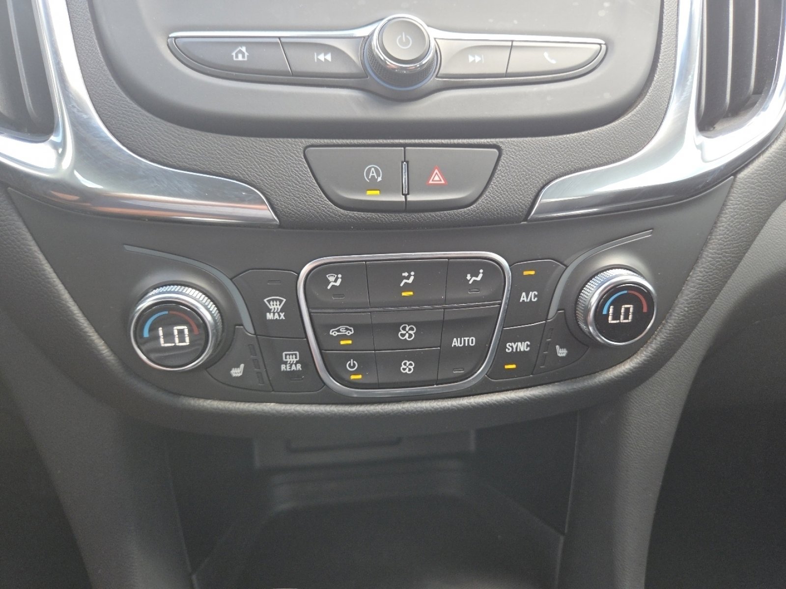 Used 2024 Chevrolet Equinox LT FWD image 33