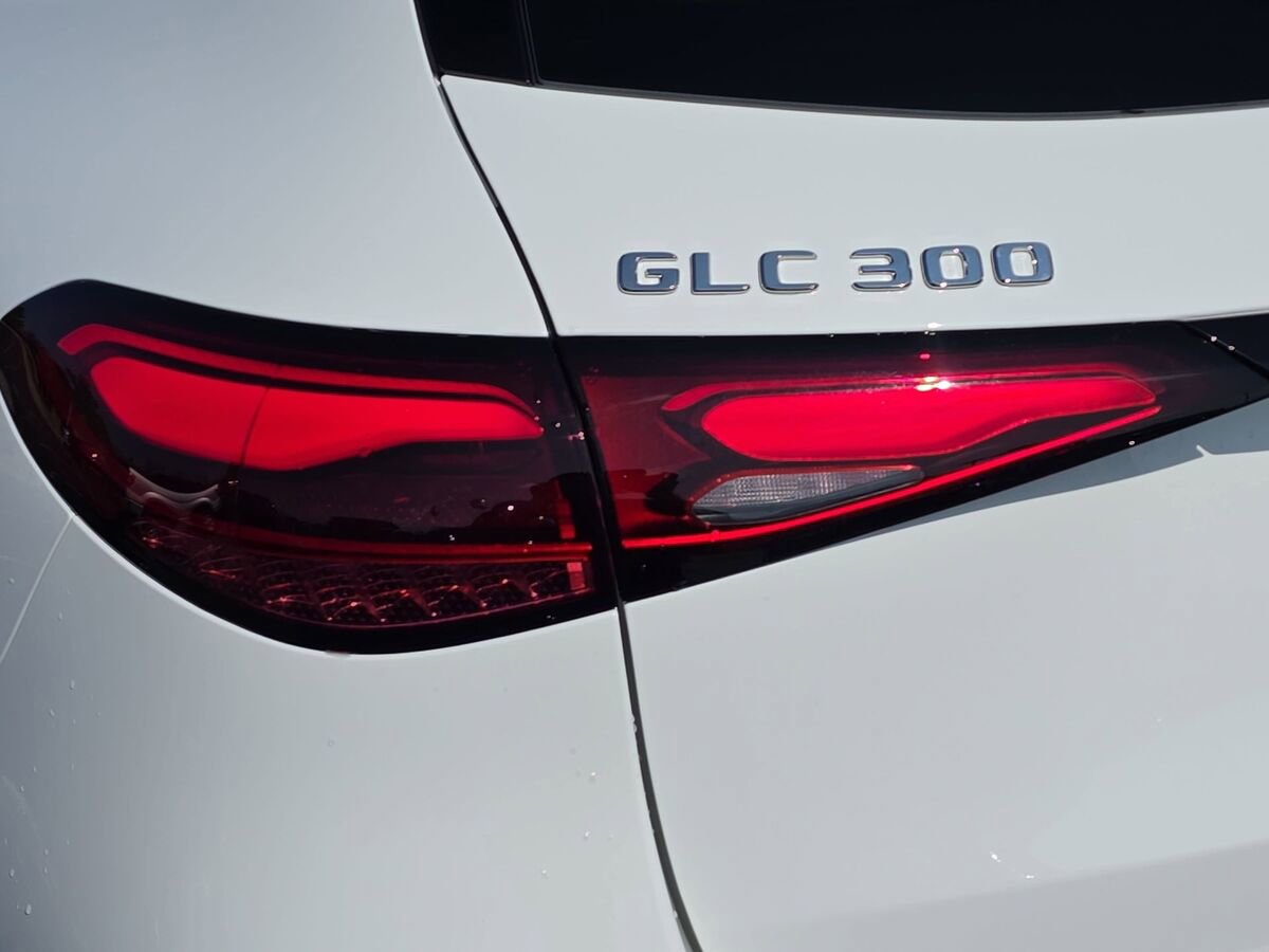 New 2026 Mercedes-Benz GLC 300 4MATIC image 32