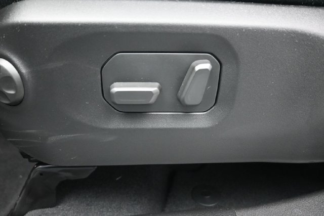 New 2026 Jeep Wrangler Unlimited Sahara AWD/4WD image 12