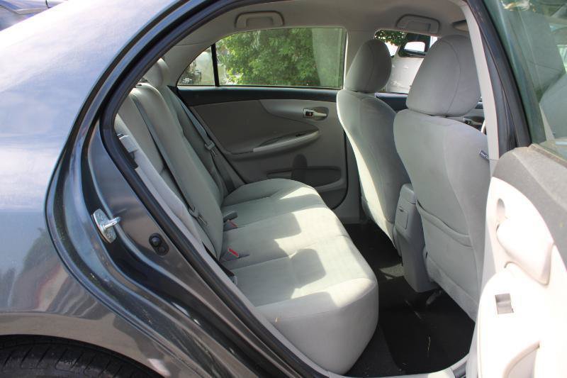 Used 2013 Toyota Corolla LE FWD image 13