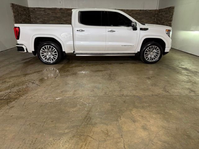 Used 2022 GMC Sierra 1500 Denali w/ Denali Reserve Package AWD/4WD image 10
