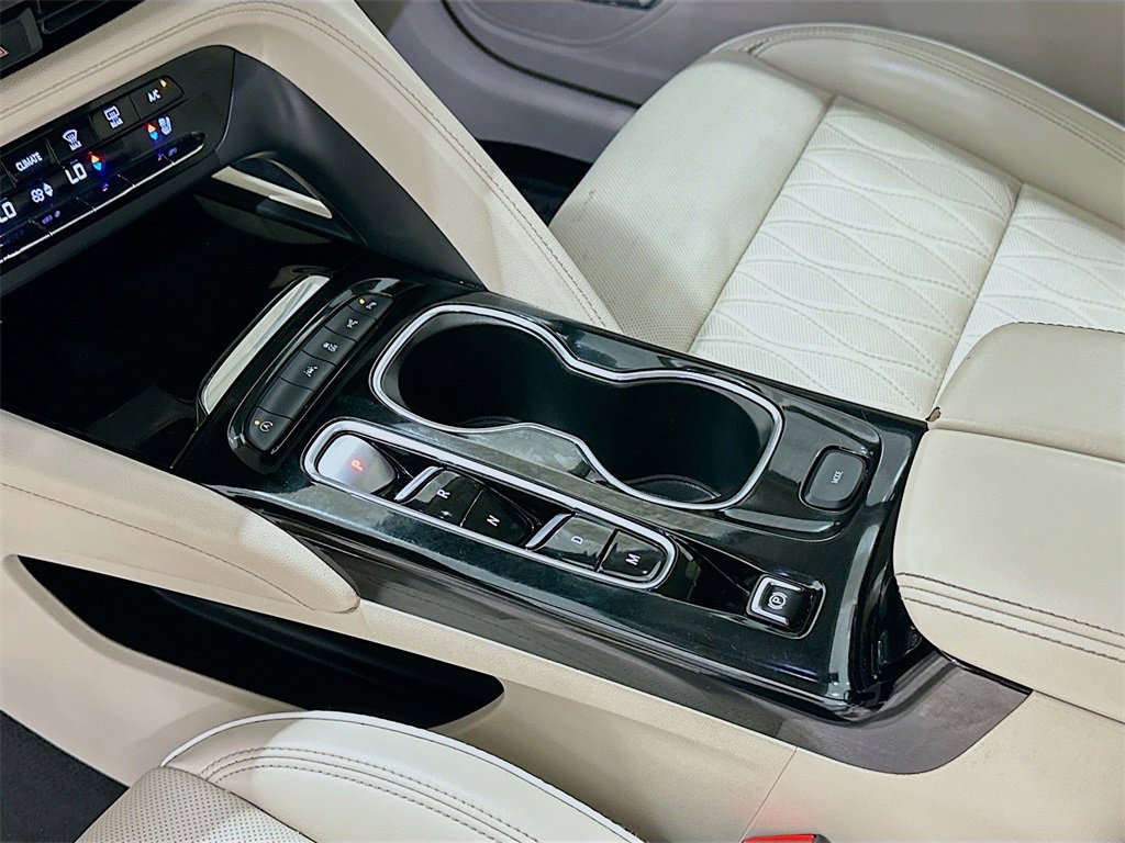 Used 2022 Buick Envision Avenir w/ Technology Package II image 16