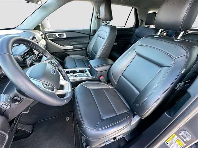 Used 2022 Ford Explorer XLT w/ Equipment Group 202A image 20