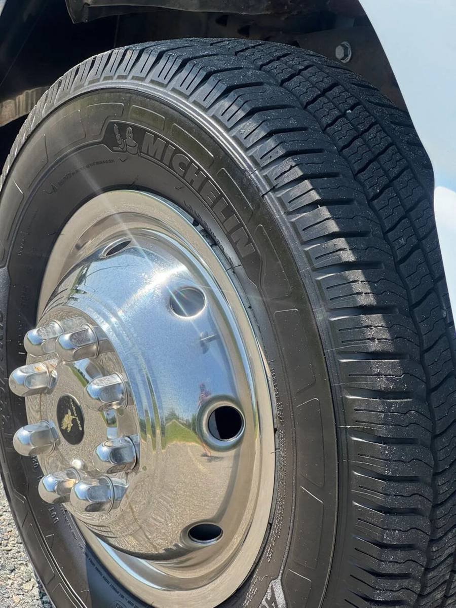 Used 2011 Ford E-450 and Econoline 450 Super Duty RWD image 17