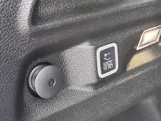 Used 2021 Jeep Grand Cherokee L Laredo w/ Luxury Tech Group I image 33