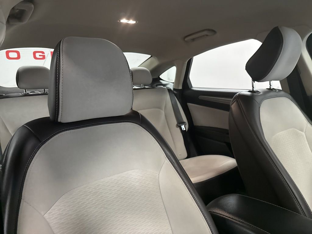 Used 2020 Ford Fusion SE w/ Equipment Group 151A image 38