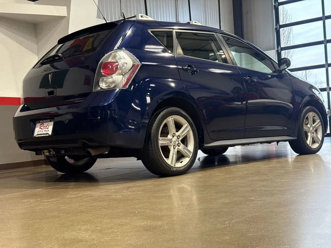 Used 2010 Pontiac Vibe AWD w/ Sun And Sound Package image 28