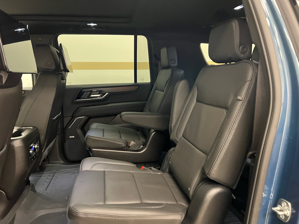 New 2026 GMC Yukon XL Denali w/ Denali Reserve Package AWD/4WD image 10