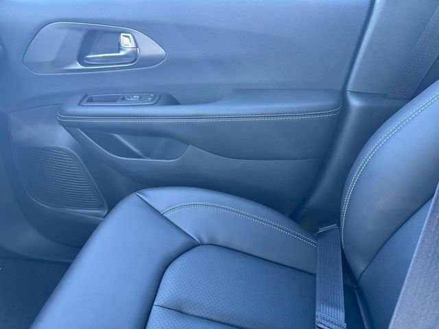 New 2026 Chrysler Pacifica Select image 13