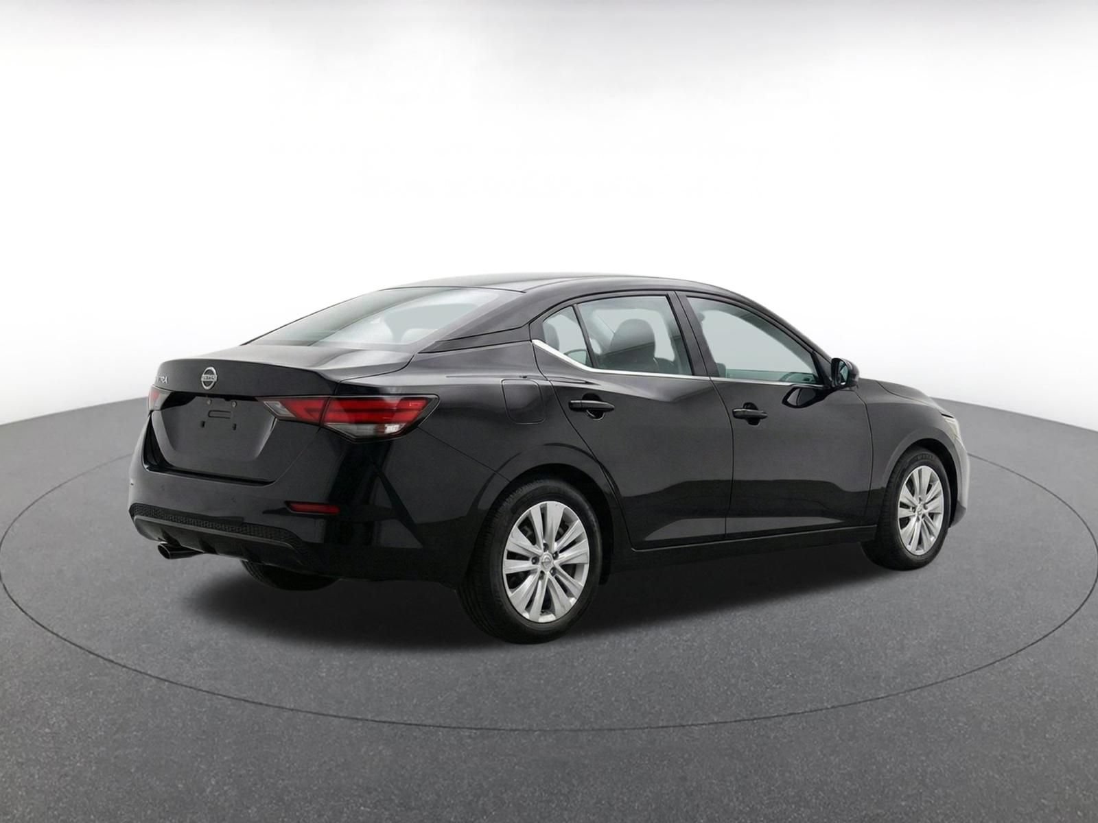Used 2025 Nissan Sentra S FWD image 9