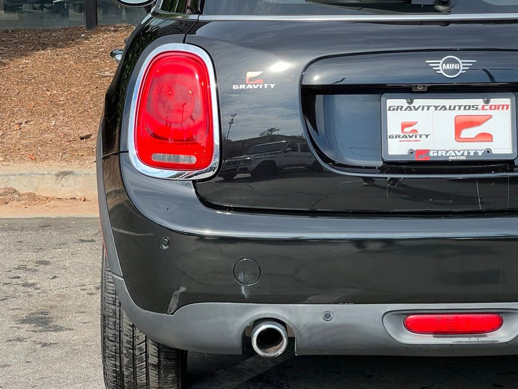 Used 2021 MINI Cooper 4-Door Hardtop image 14