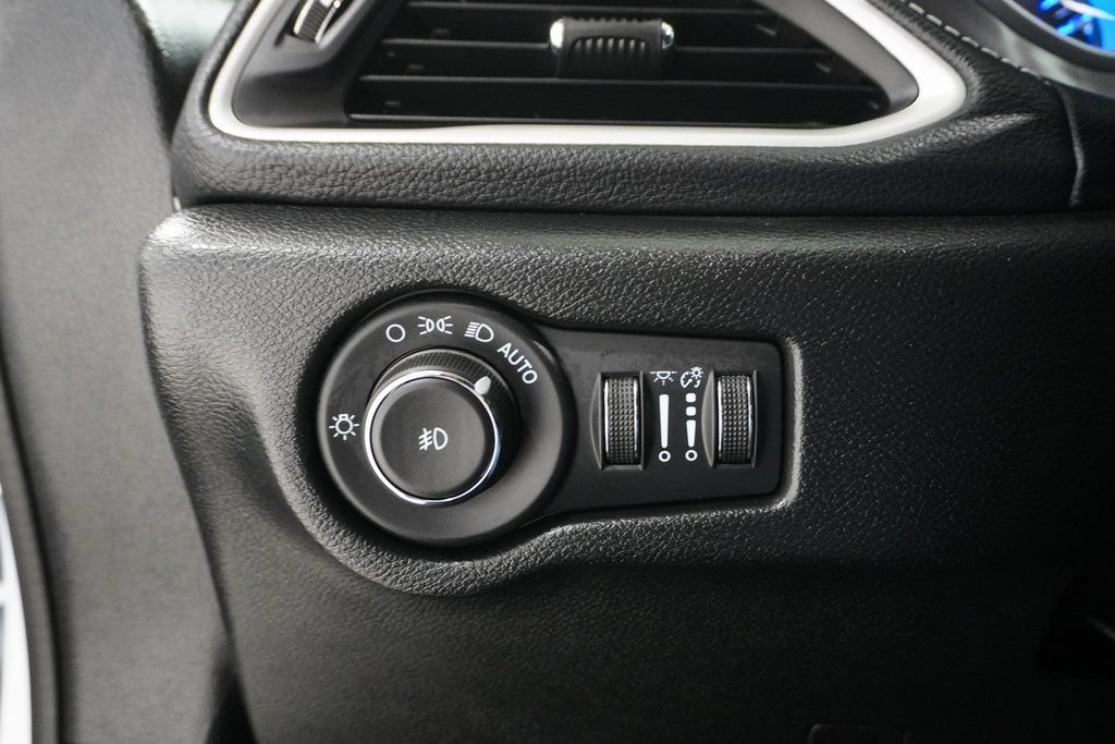 New 2026 Chrysler Pacifica Select FWD image 20