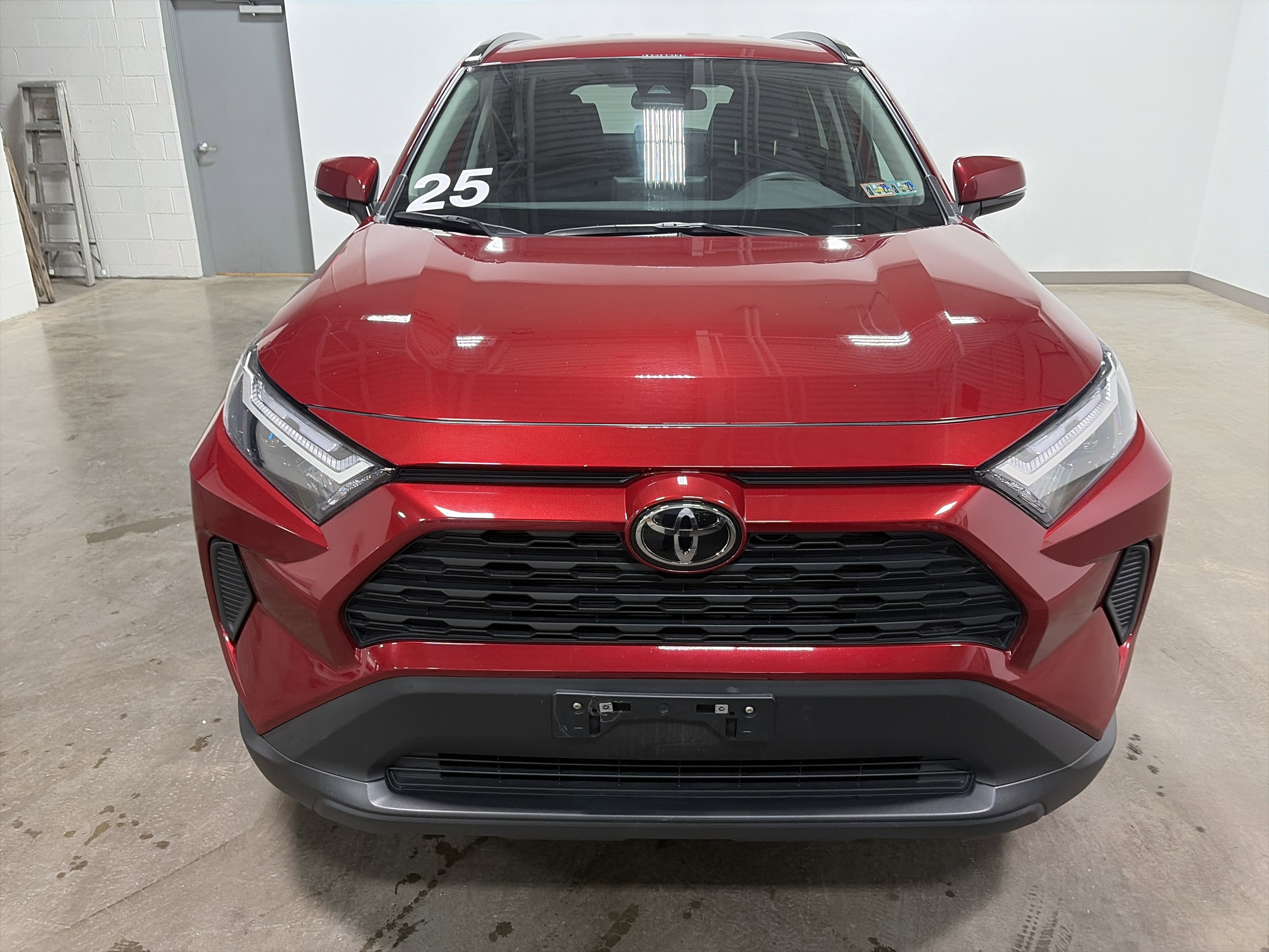 Used 2025 Toyota RAV4 XLE image 7
