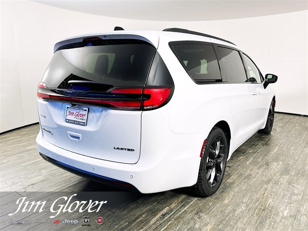 New 2026 Chrysler Pacifica Limited w/ S Appearance Package image 6