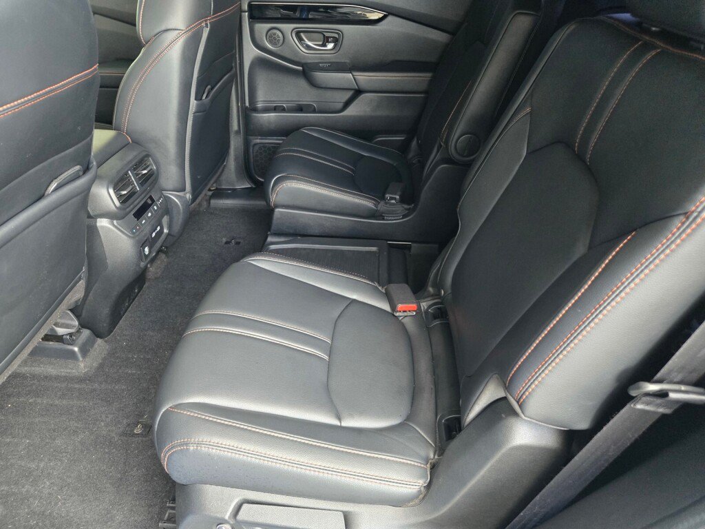 Certified 2023 Honda Pilot TrailSport image 20