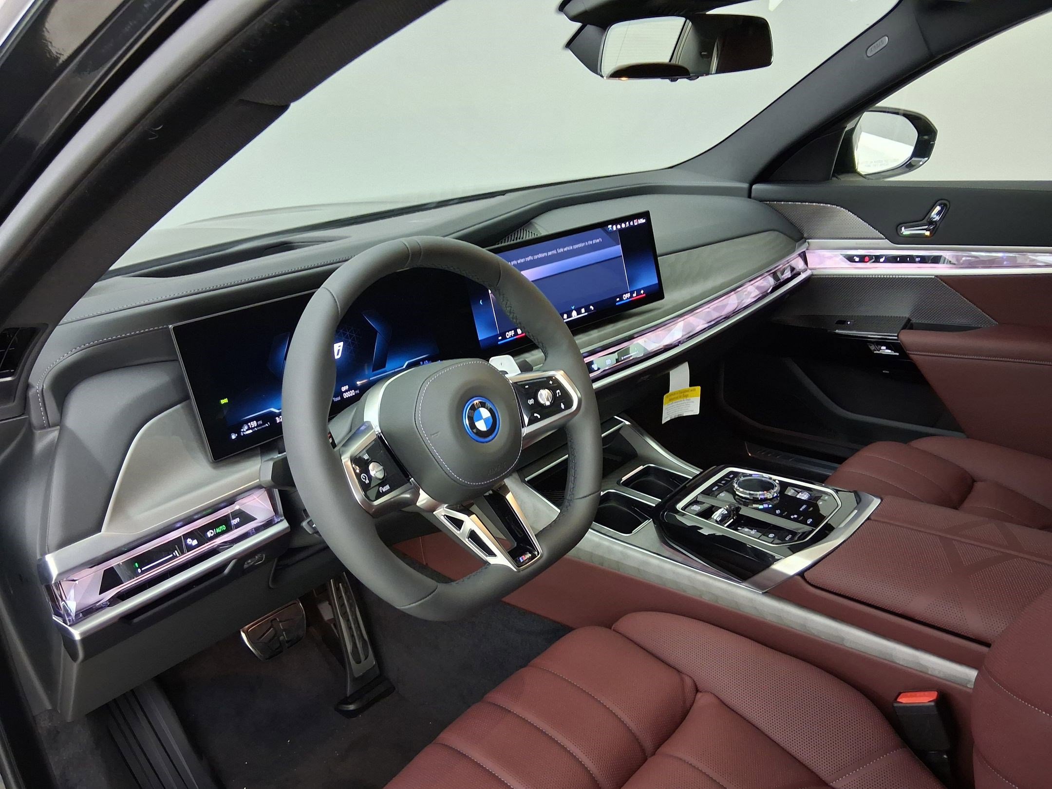 New 2026 BMW 750e xDrive w/ Premium Package AWD/4WD image 2