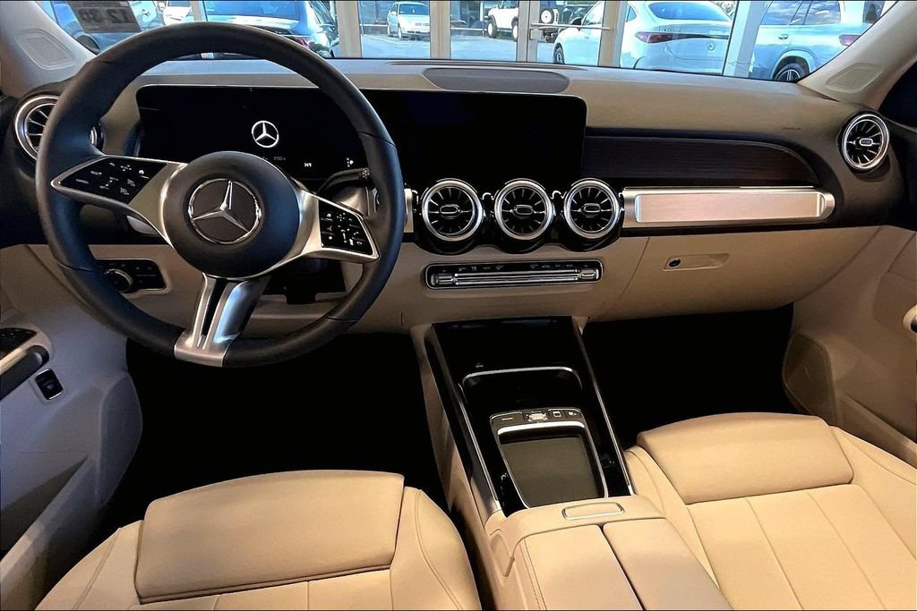 Used 2026 Mercedes-Benz GLB 250 4MATIC image 10