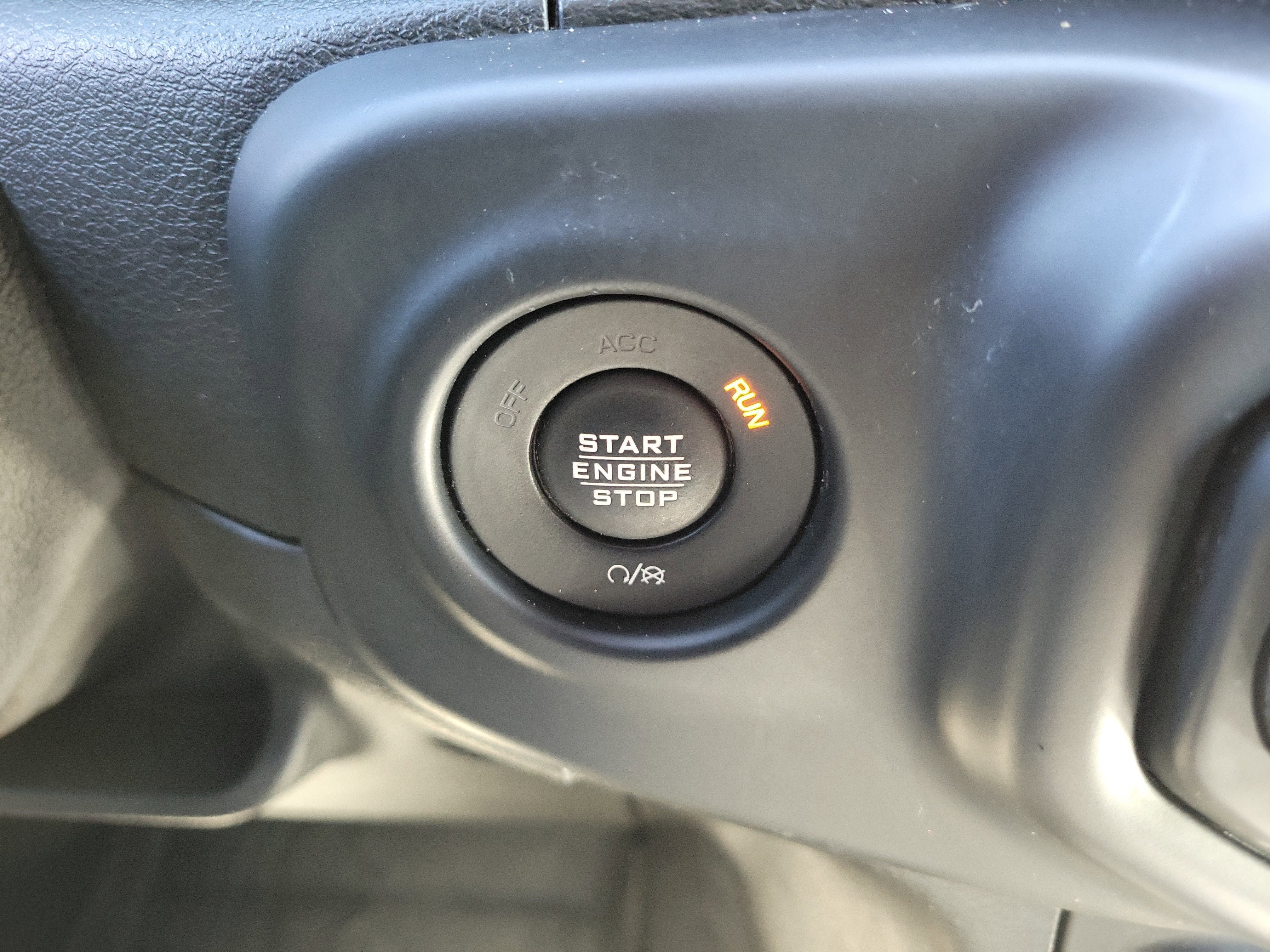 Used 2020 Jeep Wrangler Unlimited Sahara AWD/4WD image 31