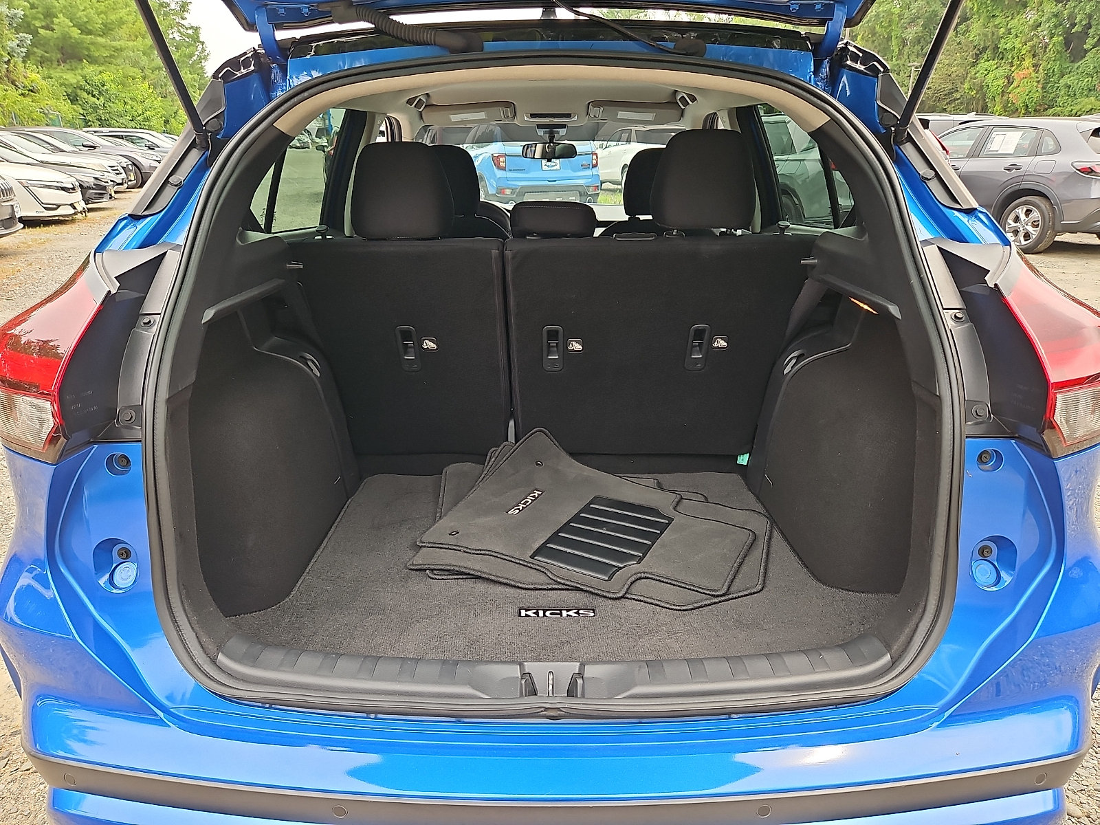 Used 2023 Nissan Kicks SV FWD image 28