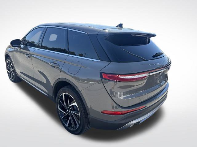Used 2025 Lincoln Corsair Reserve FWD image 3