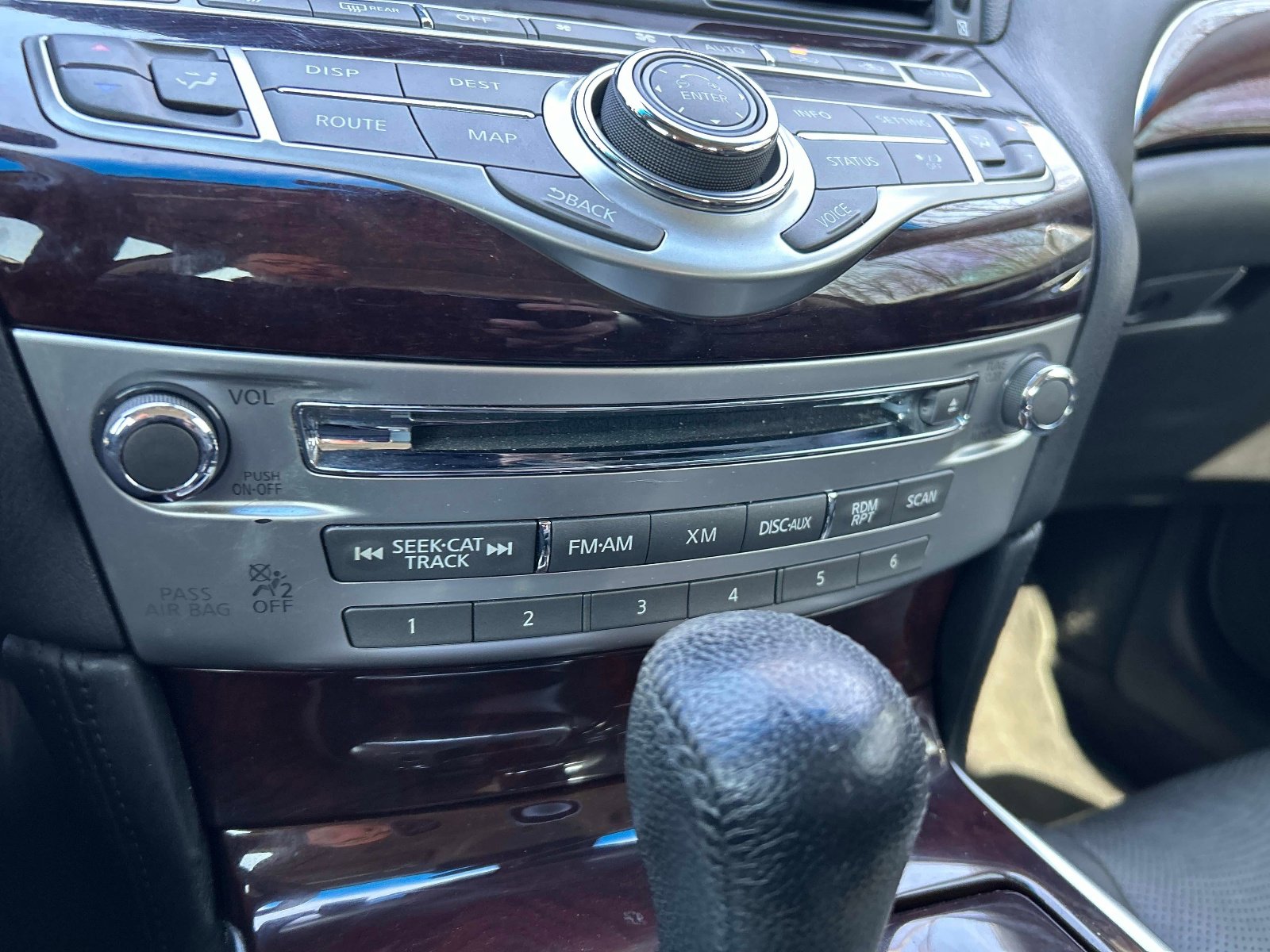 Used 2011 INFINITI M37 w/ Premium Pkg image 34