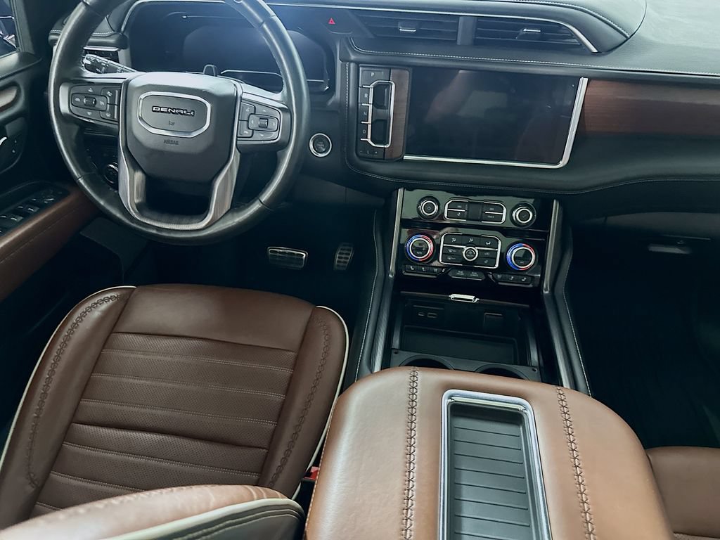 Used 2023 GMC Yukon Denali Ultimate AWD/4WD image 18