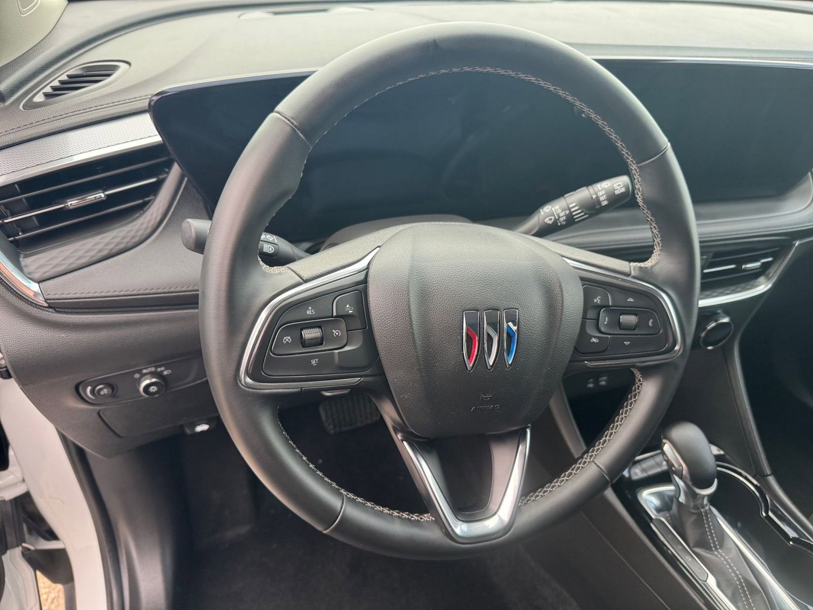 Used 2025 Buick Encore GX Preferred image 28