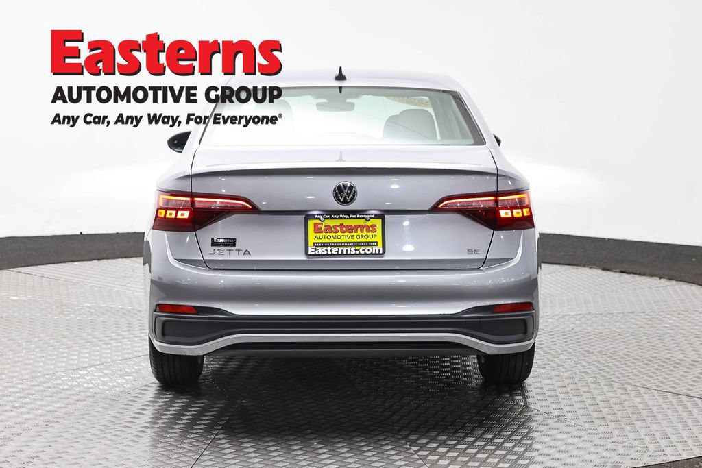Used 2024 Volkswagen Jetta SE FWD image 6
