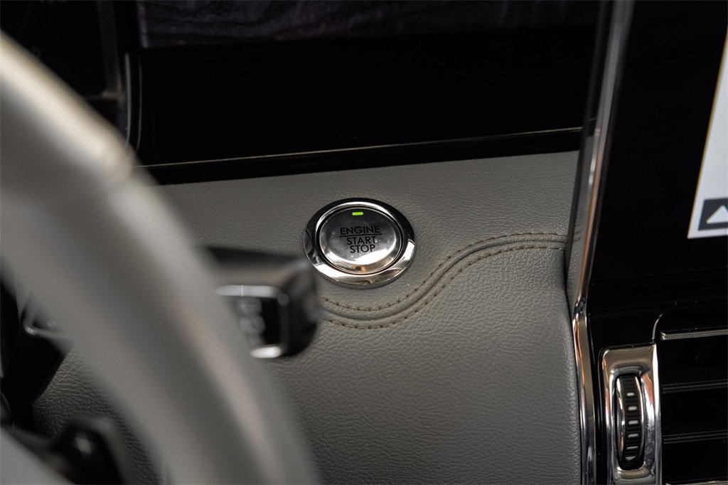Used 2019 Lincoln Navigator Reserve image 21