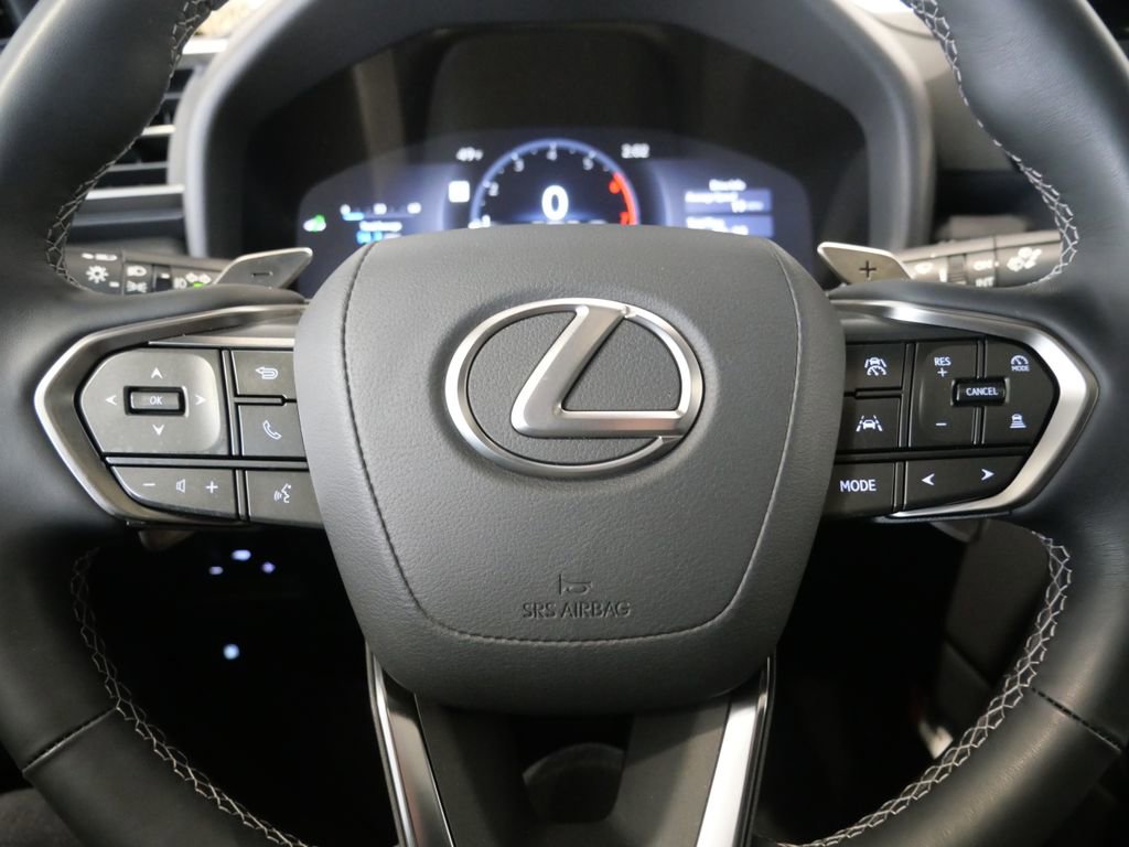 Used 2025 Lexus LX 700h Overtrail image 18