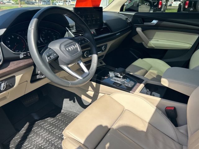 Used 2024 Audi Q5 2.0T Premium w/ Convenience Package AWD/4WD image 15