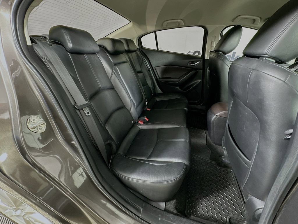 Used 2017 MAZDA MAZDA3 Touring FWD image 32