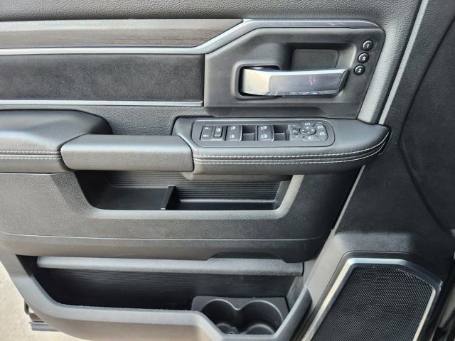 Used 2025 RAM 2500 Laramie w/ Night Edition image 25