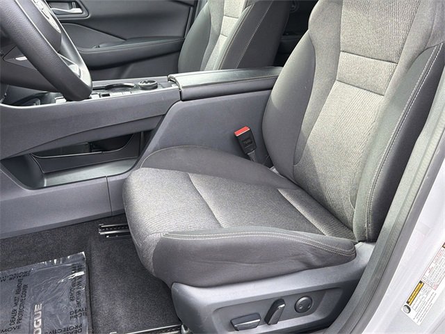 Used 2024 Nissan Rogue SV image 23