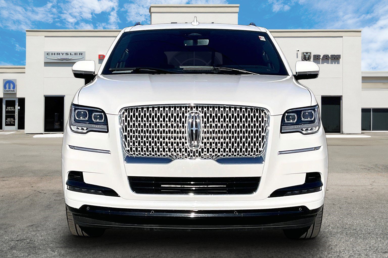 Used 2024 Lincoln Navigator Reserve w/ Equipment Group 201A image 3