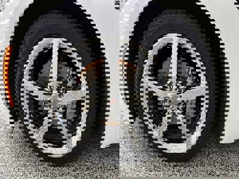 Used 2014 Chevrolet Corvette Stingray Convertible image 28