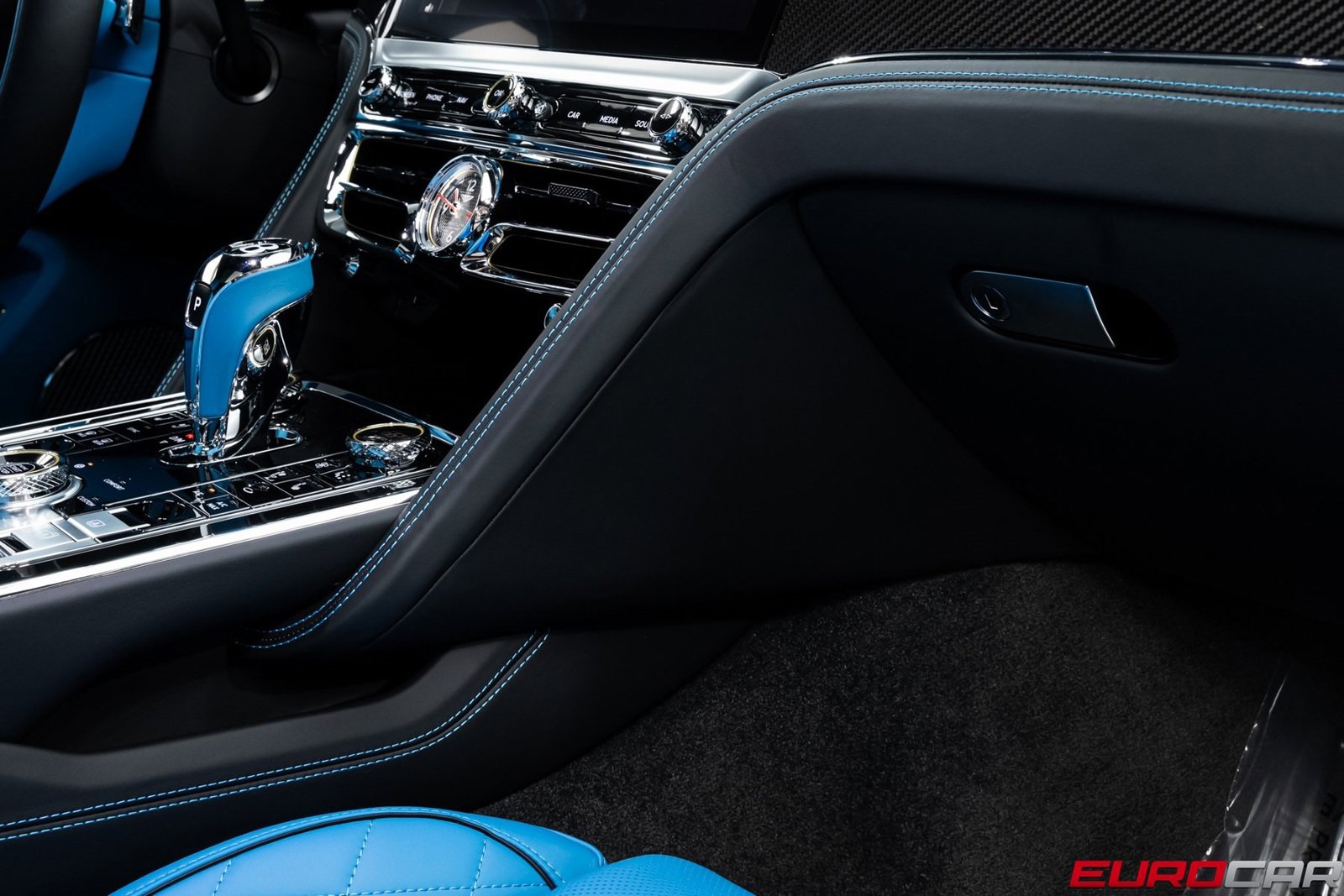 Used 2024 Bentley Flying Spur W12 image 30